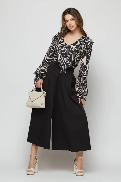 Bluza Marianne neagra cu imprimeu